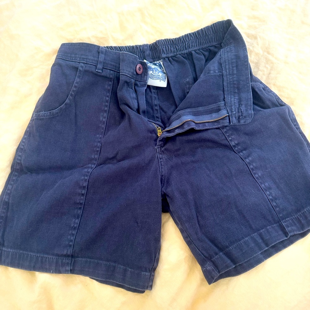 Jungmaven, size L Venice Short. Elastic waist in back. Great quality. Unisex.